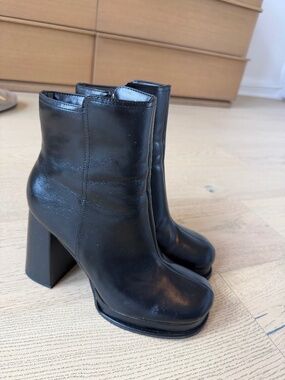 Black Leather Block Heel Mules Square Toe Minimalist Chic Size 40 / US 9